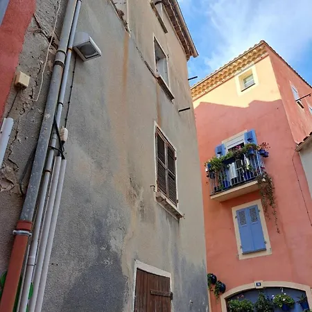 Studio Centre Ancien Apartment Hyères